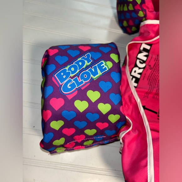 Stallion Body Glove Child 30-50 lbs.
Swimming Jacket/Vest with Sleeve/Floaties - Picture 4 of 7